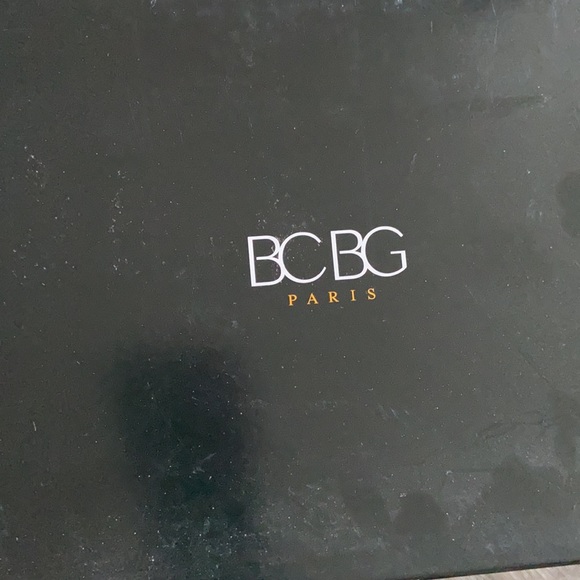 Shoes - Picture 10 of 10